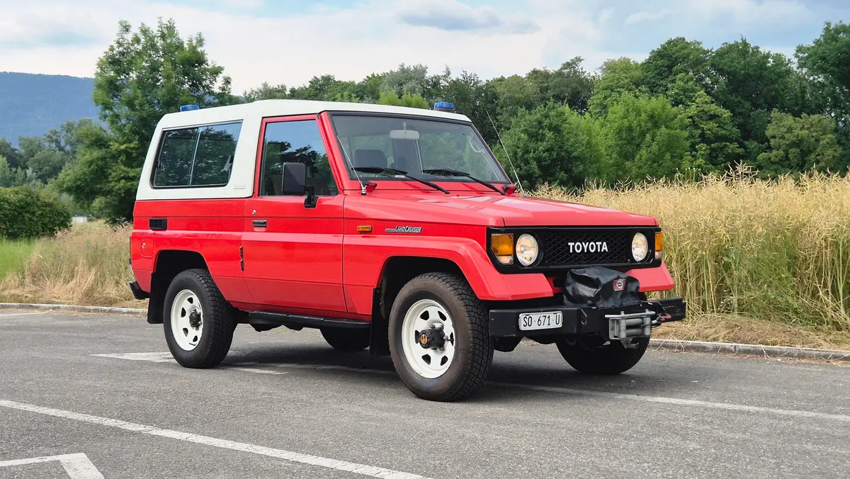 1990 — TOYOTA LAND CRUISER — 93,000 km