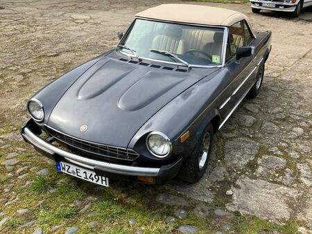 FIAT 124 SPIDER