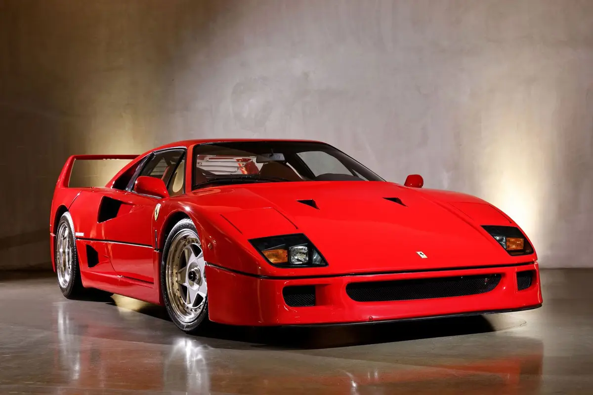 1989 — FERRARI F40 — 9,000 km