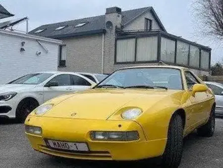 1986 — PORSCHE 928 — 15,000 km