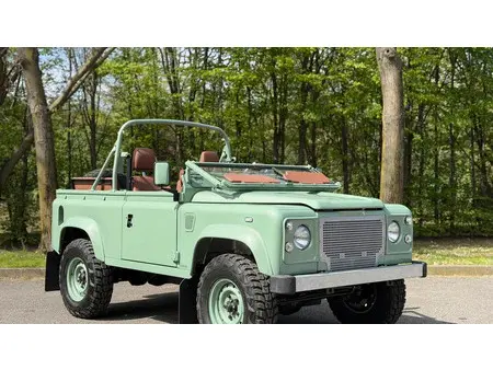 1999 — LAND ROVER DEFENDER — 20,180 km