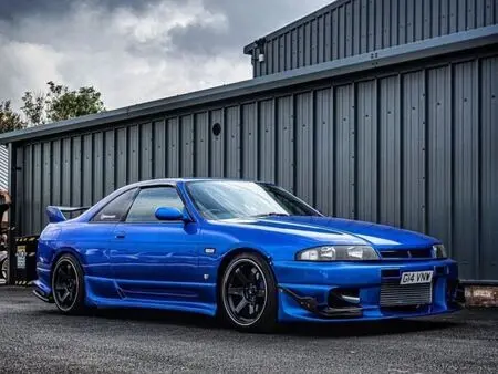 1996 — NISSAN SKYLINE — 122,080 km