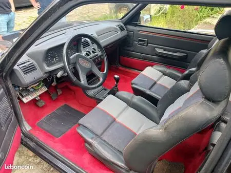 1989 — PEUGEOT 205 — 18,000 km