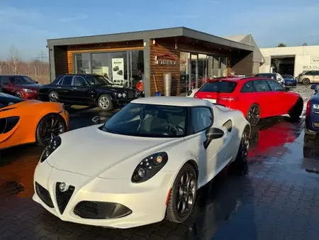 2015 — ALFA ROMEO 4C — 3,150 km
