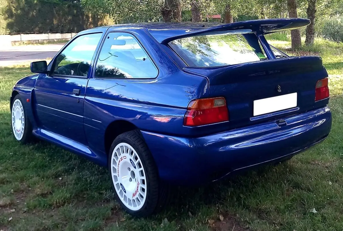 1995 — FORD ESCORT — 2,300 km