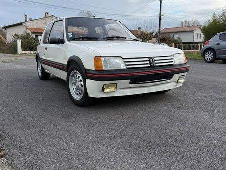 PEUGEOT 205