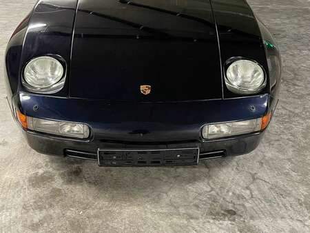 PORSCHE 928