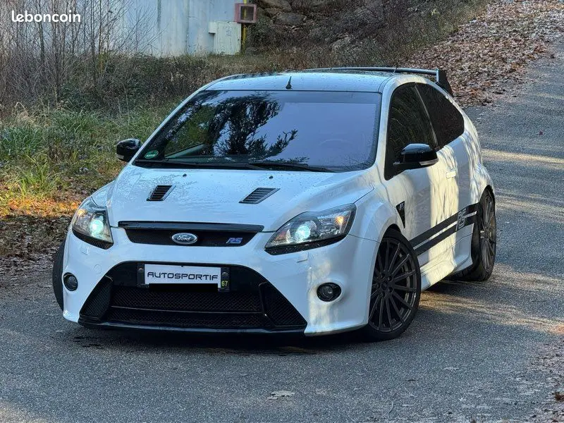 2010 — FORD FOCUS — 49,000 km