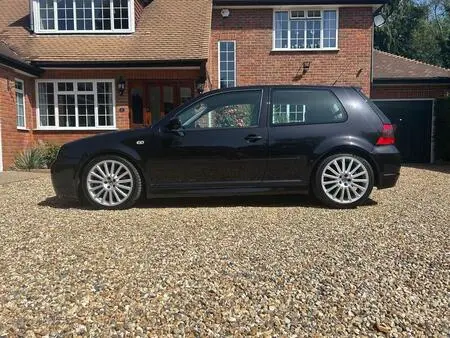 2003 — VOLKSWAGEN GOLF — 104,607 km