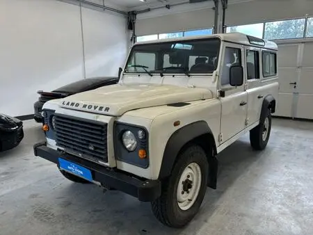 2013 — LAND ROVER DEFENDER — 42,000 km