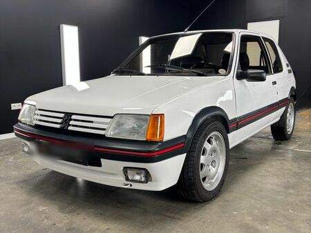 PEUGEOT 205