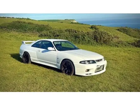 1995 — NISSAN SKYLINE — 110,094 km