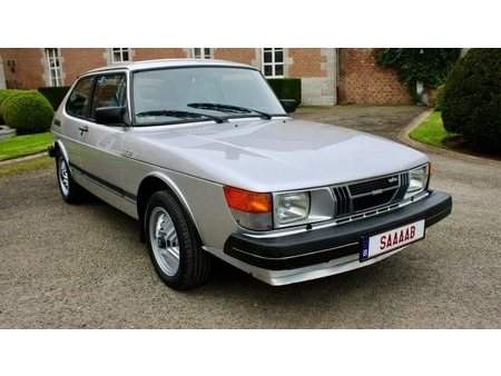 SAAB 900