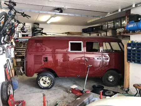 1966 — VOLKSWAGEN COMBI — 10,000 km