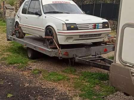 PEUGEOT 205