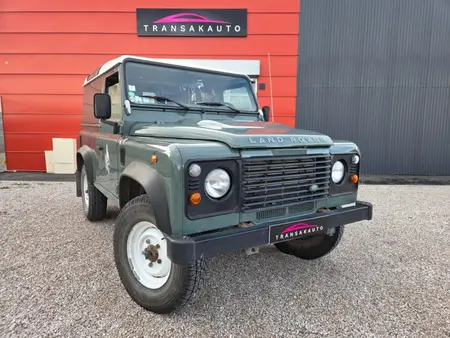 2012 — LAND ROVER DEFENDER — 56,000 km