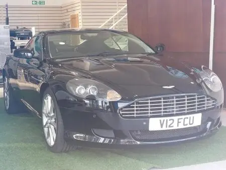 2009 — ASTON MARTIN DB9 — 27,681 km