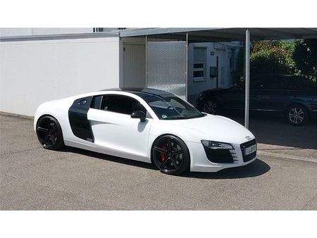 AUDI R8