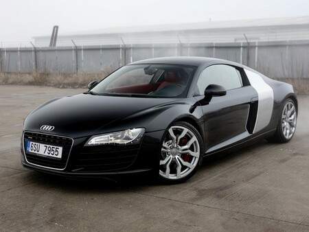 AUDI R8