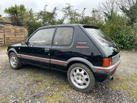 PEUGEOT 205
