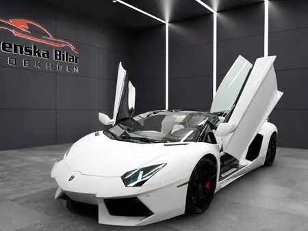 2014 — LAMBORGHINI AVENTADOR ROADSTER — 31,250 km