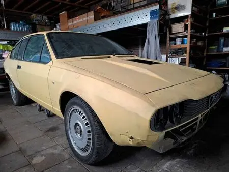 1986 — ALFA ROMEO GTV — 10,000 km