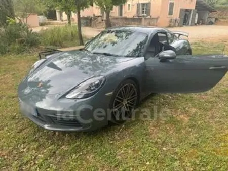 2016 — PORSCHE CAYMAN — 72,250 km