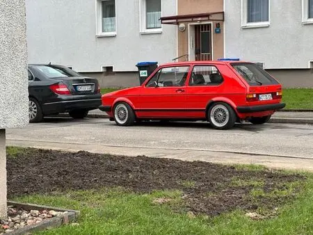 1983 — VOLKSWAGEN GOLF — 99,999 km