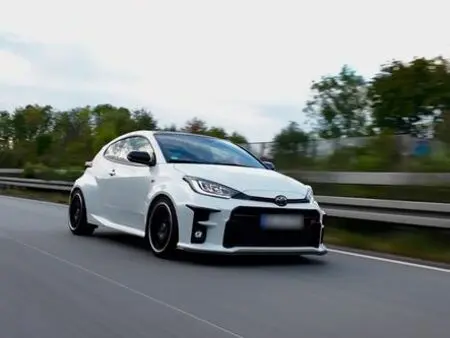 2022 — TOYOTA YARIS — 51,000 km