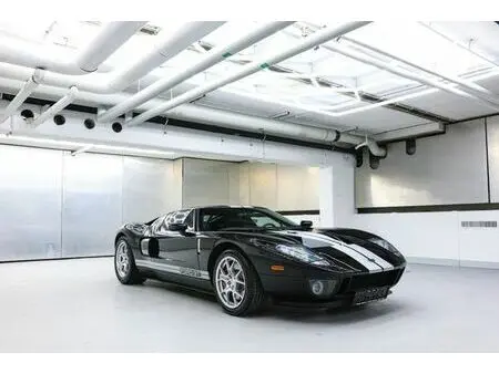 2005 — FORD GT — 19,900 km