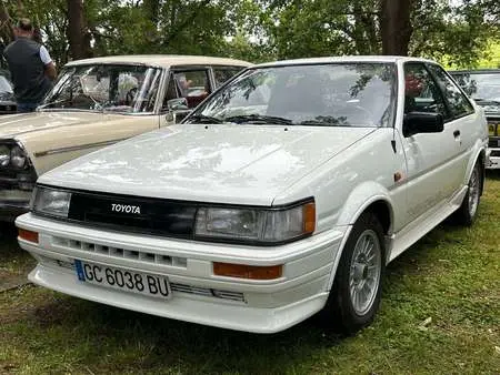 1985 — TOYOTA COROLLA — 120,000 km