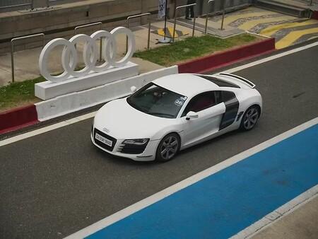 2011 — AUDI R8 — 26,000 km