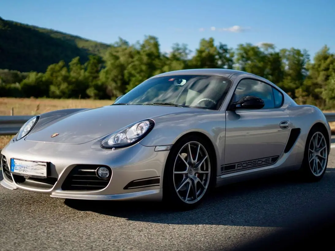 2011 — PORSCHE CAYMAN — 106,000 km
