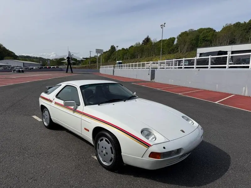 1988 — PORSCHE 928 — 30,578 km