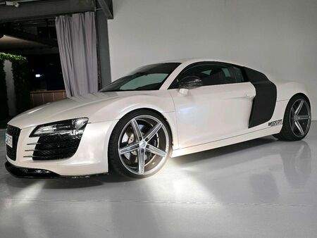 AUDI R8