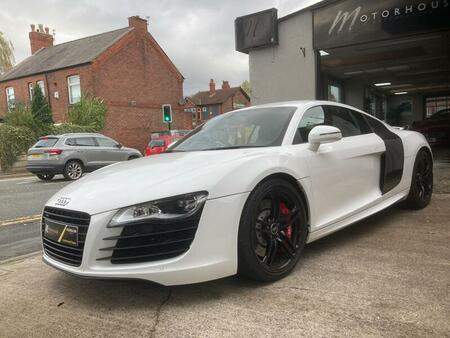 AUDI R8