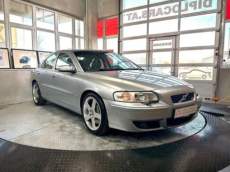 2005 — VOLVO S60 — 86,000 km