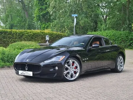 2010 — MASERATI GRANTURISMO — 29,832 km