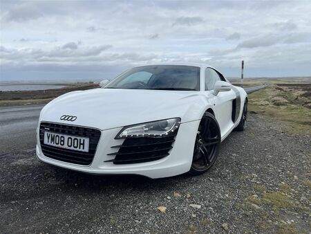 AUDI R8