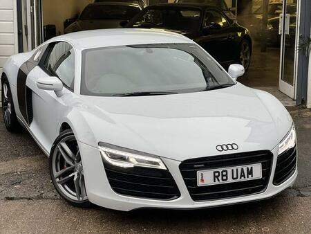AUDI R8