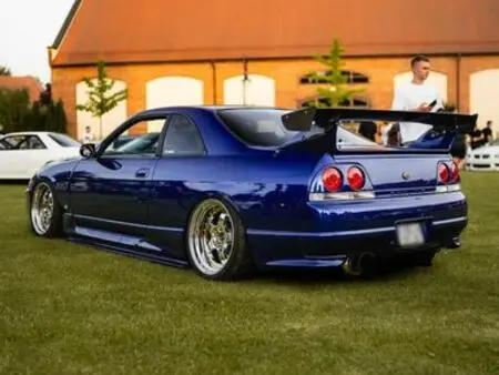 1998 — NISSAN SKYLINE — 90,000 km