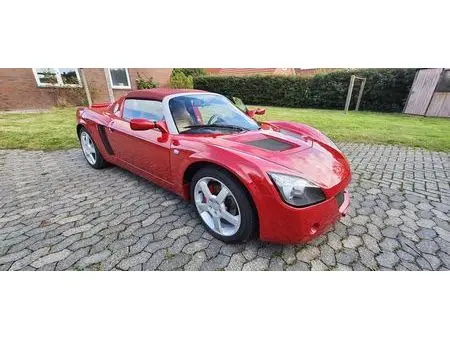 2001 — OPEL VX220 — 43,700 km