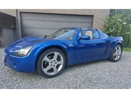 2001 — OPEL VX220 — 54,200 km