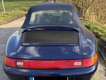 PORSCHE 993