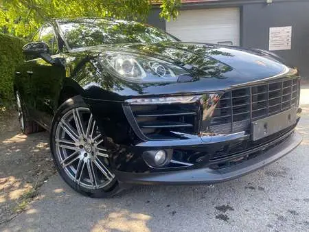2017 — PORSCHE MACAN — 64,800 km