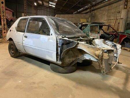 PEUGEOT 205