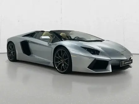 2013 — LAMBORGHINI AVENTADOR ROADSTER — 16,500 km