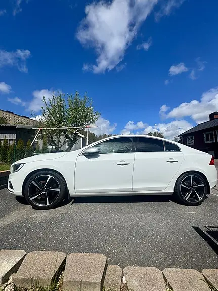 Volvo S60 — 103,000 km